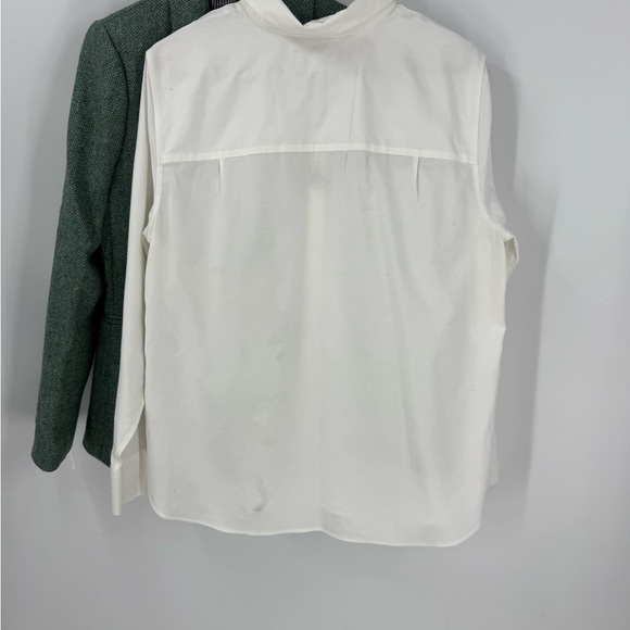 M Chico's No Iron™ Placed Floral Shirt with Black and Gold Floral Design 2/M - Picture 2 of 11